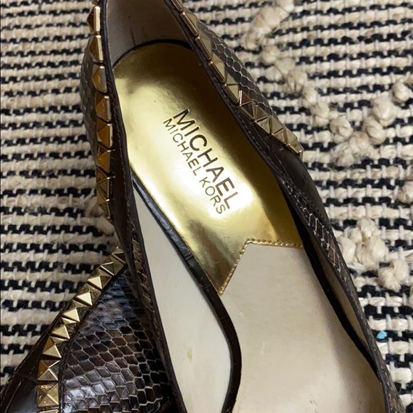 Shoes - Picture 4 of 7